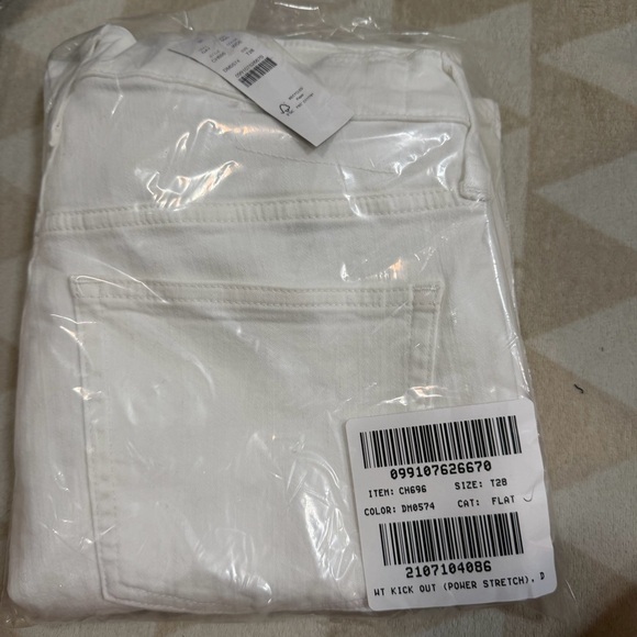 NEW J. Crew womens mid-rise kickout jeans Size 28 Tall - Picture 2 of 2